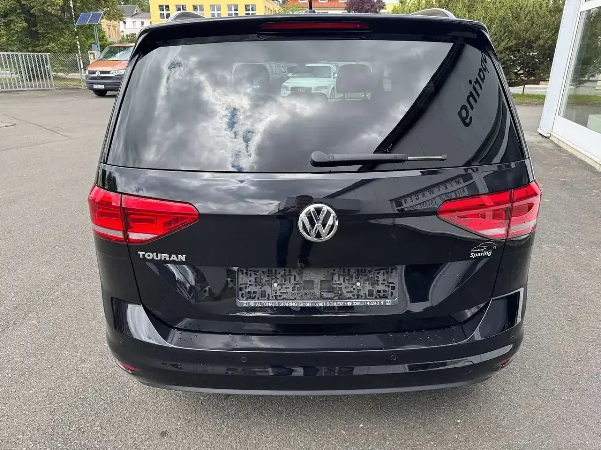 Gebraucht VW Touran Comfortline 150 PS (110 kW) 2020 Deep black perleffekt Van / Kleinbus