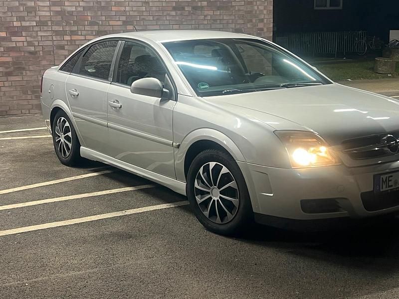 Silber Gebraucht 2003 Opel Vectra GTS Limousine | 1.790 € (Fairer Preis) - Bild 1/4