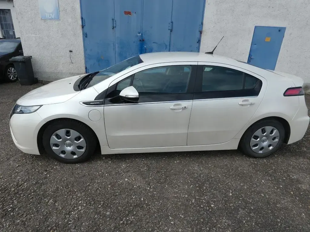 Gebraucht Opel Ampera Edition 151 PS (111 kW) 2012 Lithiumweiss m3 Kleinwagen