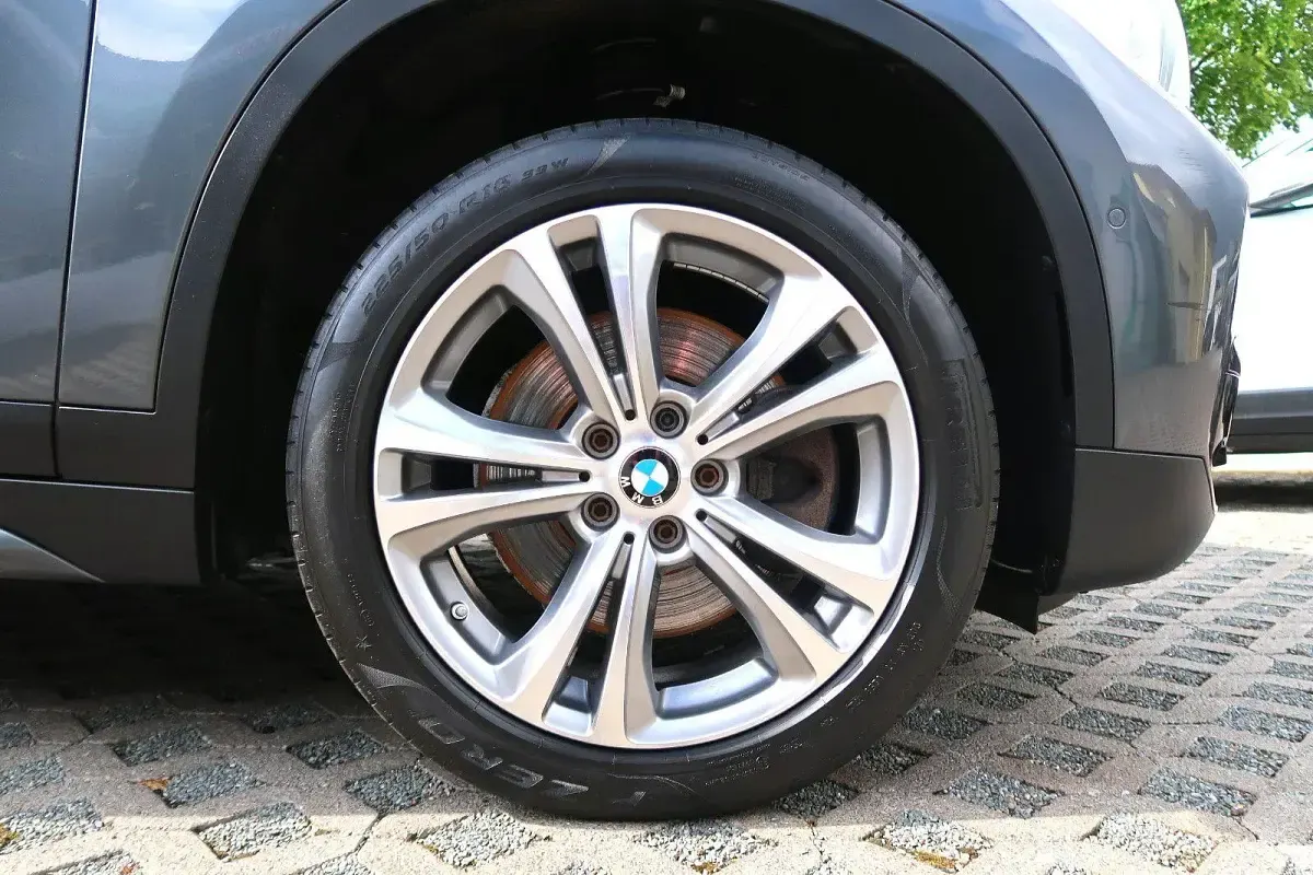 Gebraucht BMW X1 Sport Line 190 PS (139 kW) 2017 Grau SUV