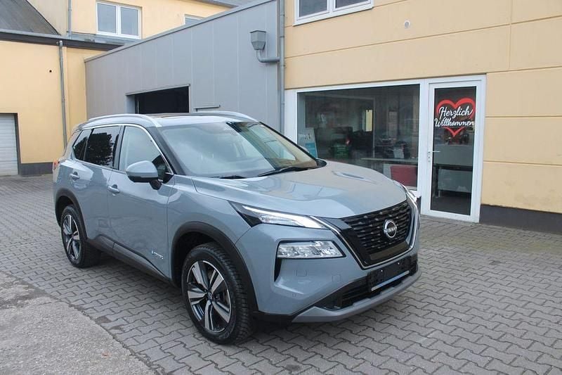 Grau Gebraucht 2024 Nissan X-Trail N-Connecta SUV | 36.999 € (Fairer Preis) - Bild 1/4