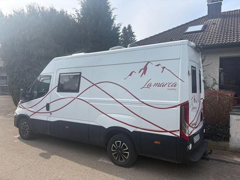 Gebraucht Iveco Daily 155 PS (114 kW) 2022 Weiß Limousine