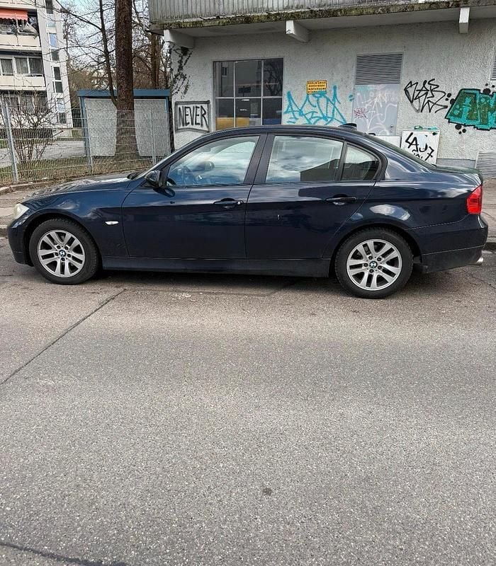 Gebraucht BMW 320 150 PS (110 kW) 2005 Blau Limousine