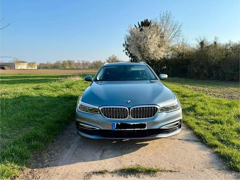 Gebraucht BMW 520 190 PS (139 kW) 2018 Grau Kombi