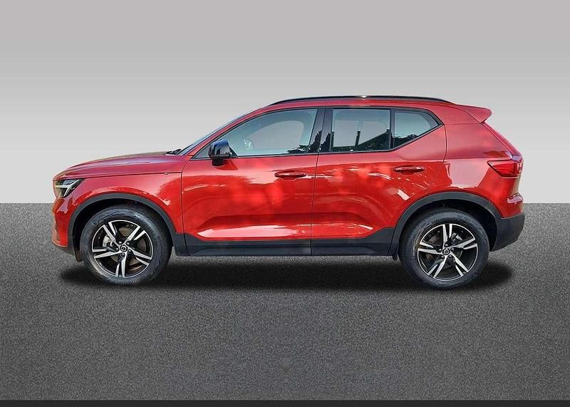 Gebraucht Volvo XC40 Plus 197 PS (144 kW) 2022 Fusion red / metallic SUV