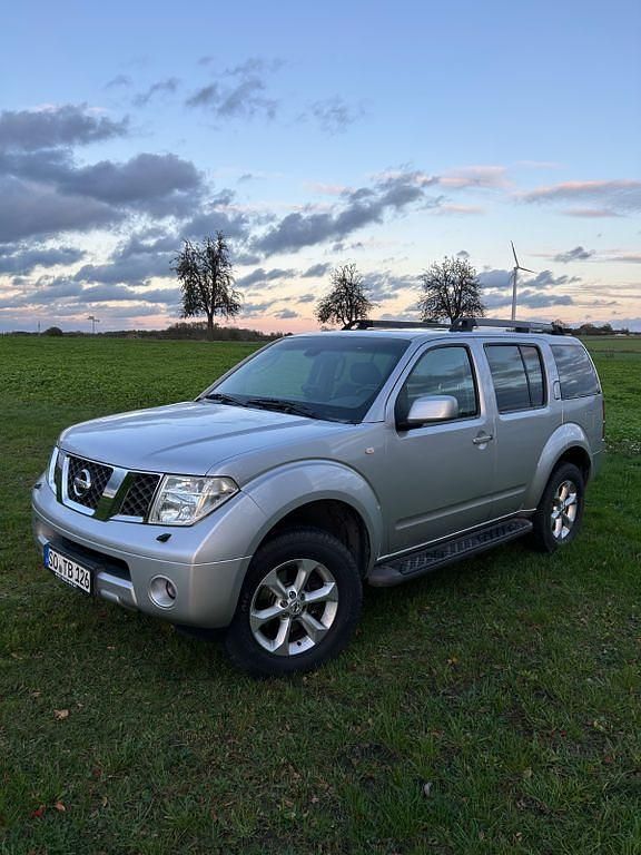 Silber Gebraucht 2007 Nissan Pathfinder SUV | 7.000 € (Teuer) - Bild 1/4