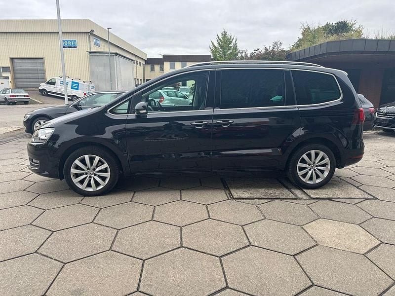 Gebraucht VW Sharan Highline 150 PS (110 kW) 2016 Schwarz Van / Kleinbus