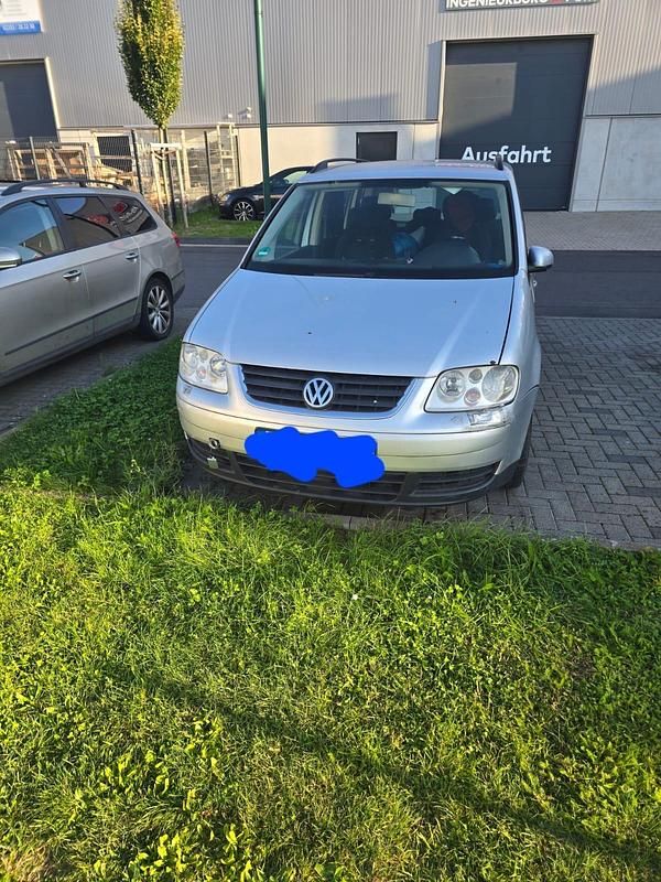Silber Gebraucht 2003 VW Touran Van / Kleinbus | 1.200 € (Guter Preis) - Bild 1/4