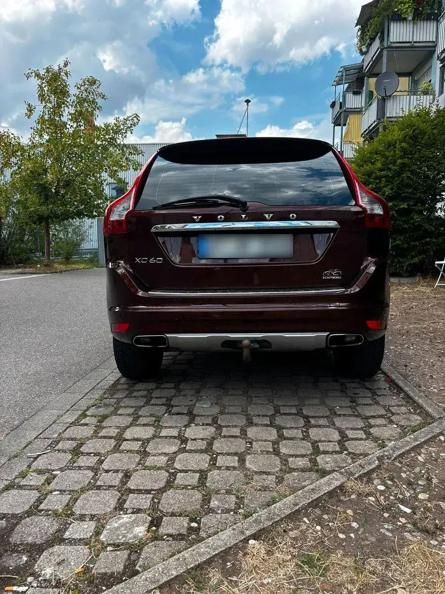 Gebraucht Volvo XC60 Momentum 181 PS (133 kW) 2014 Braun SUV