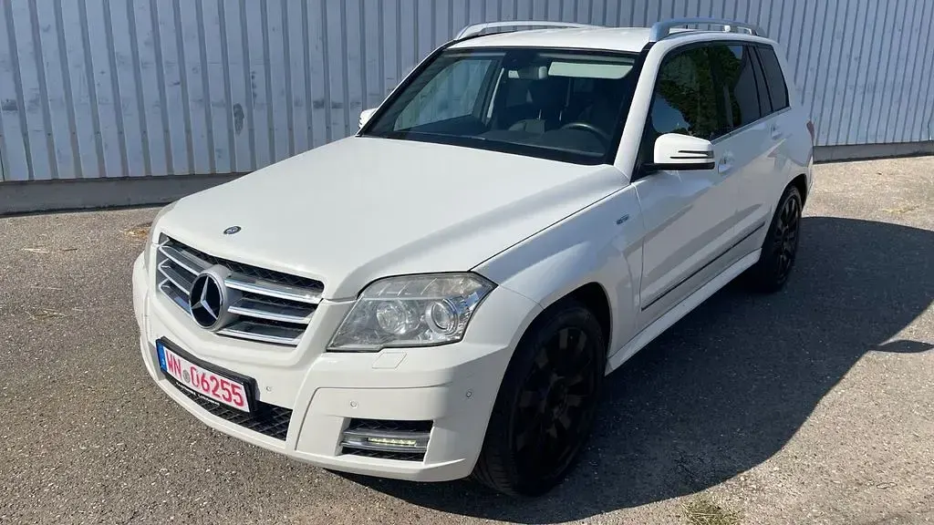 Gebraucht Mercedes GLK250 Sport 204 PS (150 kW) 2010 Weiß SUV
