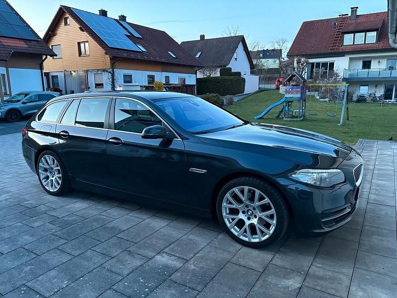 Gebraucht BMW 520 190 PS (139 kW) 2016 Grau Kombi