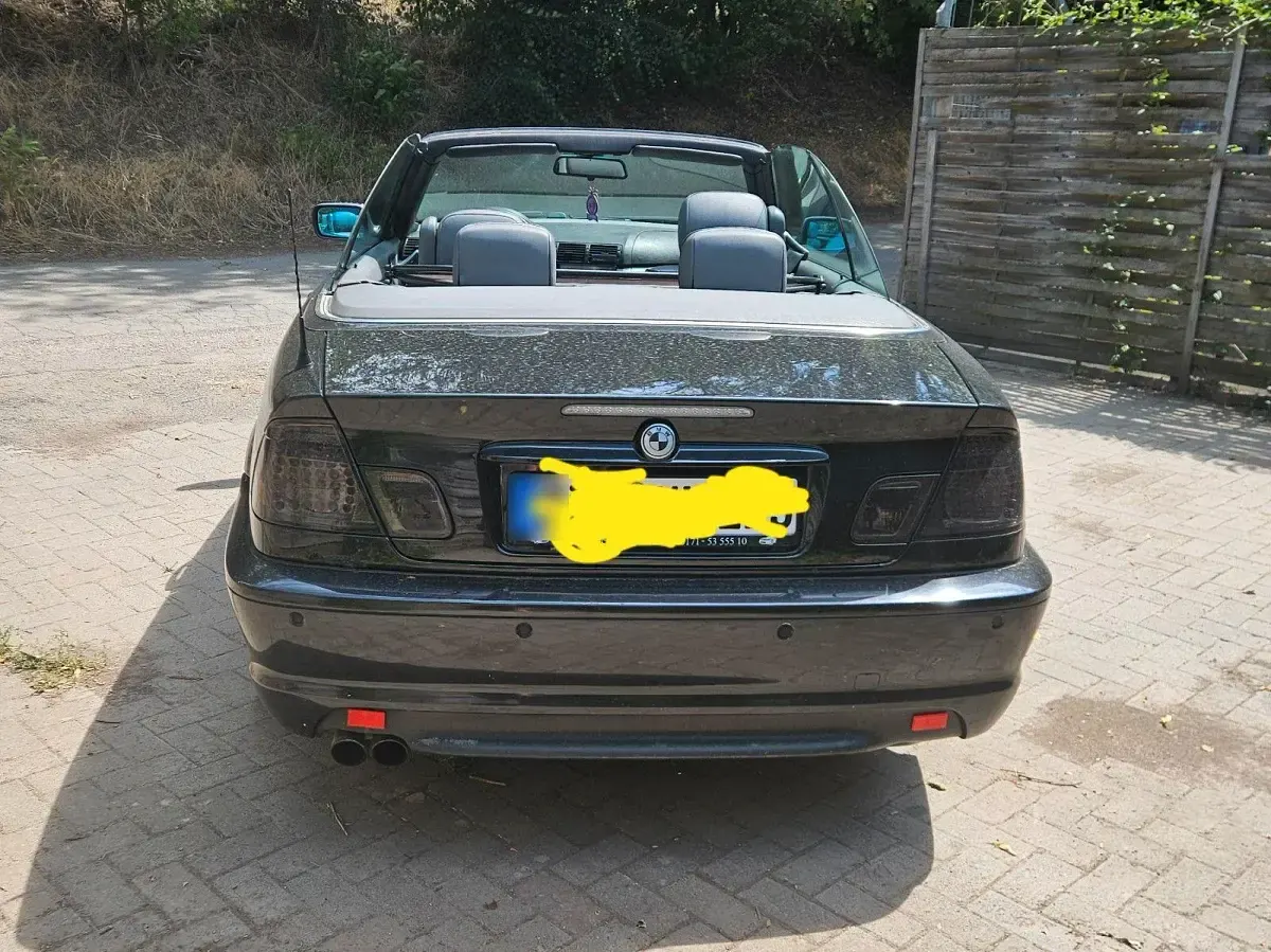 Gebraucht BMW 325 Cabriolet Sport Line 192 PS (141 kW) 2001 Schwarz Cabrio