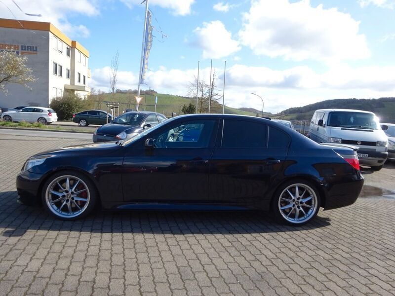 Gebraucht BMW 545 M Sport 333 PS (244 kW) 2005 Carbonschwarz metallic Limousine