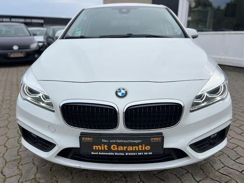 Gebraucht BMW 218 Active Tourer Basis 150 PS (110 kW) 2014 Weiß Van / Kleinbus