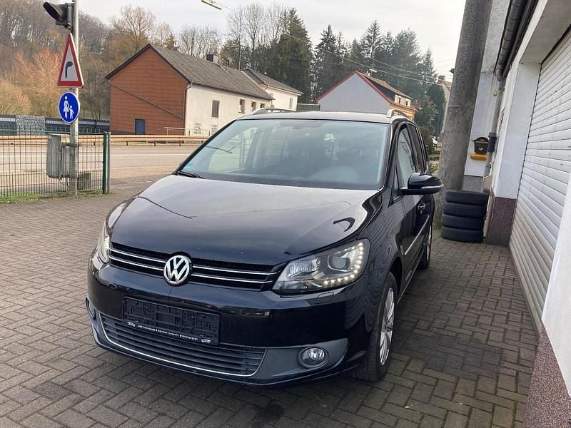 Schwarz Gebraucht 2011 VW Touran Highline Van / Kleinbus | 7.490 € (Fairer Preis) - Bild 1/4