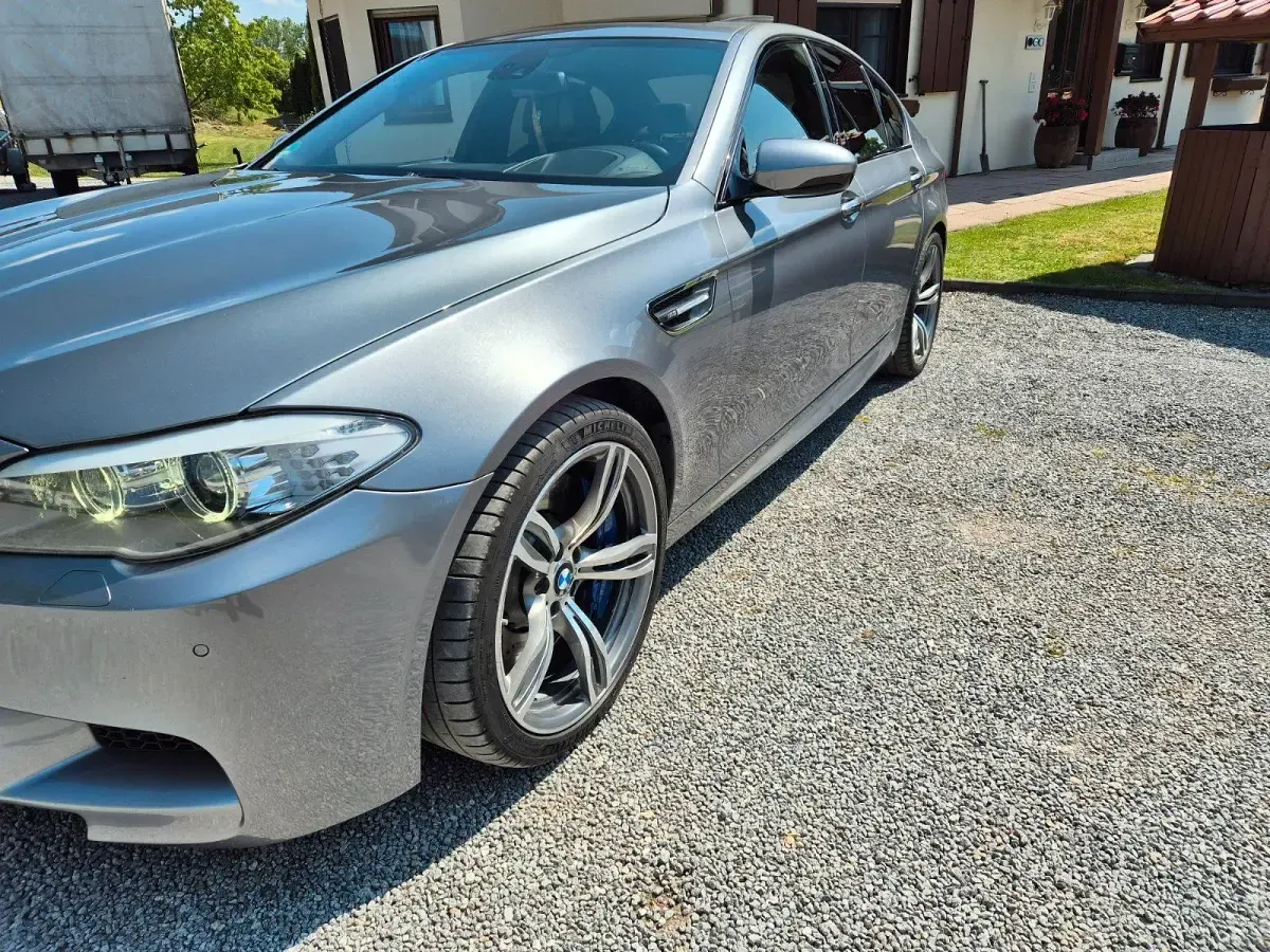 Gebraucht BMW M5 560 PS (411 kW) 2012 Silber Limousine