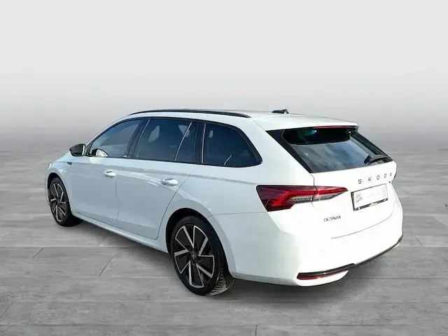 Gebraucht Skoda Octavia SportLine 150 PS (110 kW) 2025 Moonweiß perleffekt Kombi