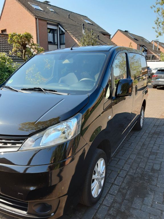 Schwarz Gebraucht 2018 Nissan NV200 Tekna Van | 19.999 € (Teuer) - Bild 1/4