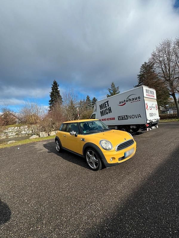 Usata Mini Cooper 75 CV (55 kW) 2009 Giallo Utilitaria
