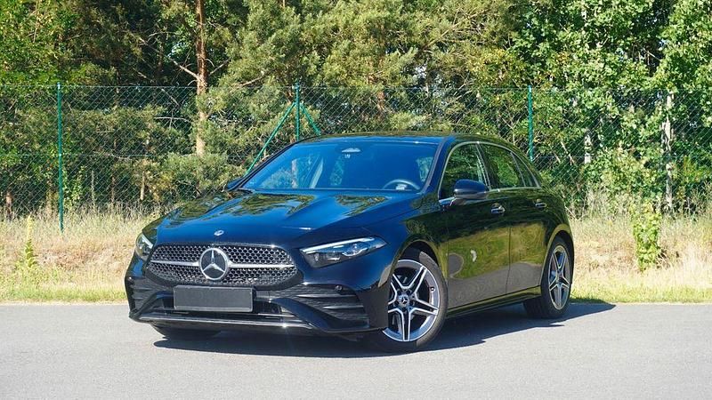 Schwarz Gebraucht 2024 Mercedes A200 AMG Limousine | 27.900 € (Superpreis) - Bild 1/4