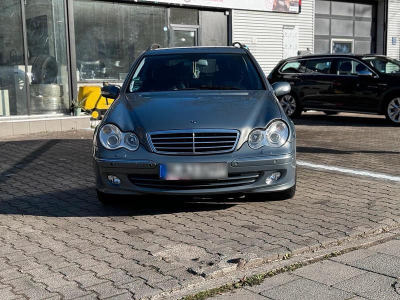 Gebraucht Mercedes C200 122 PS (89 kW) 2005 Grau Kombi