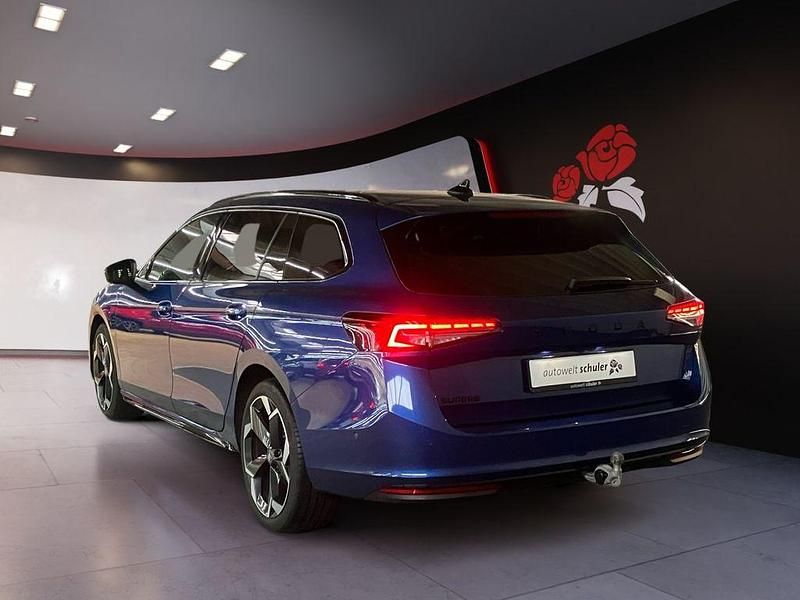 Gebraucht Skoda Superb SportLine 204 PS (150 kW) 2025 Cobalt blau metallic Kombi