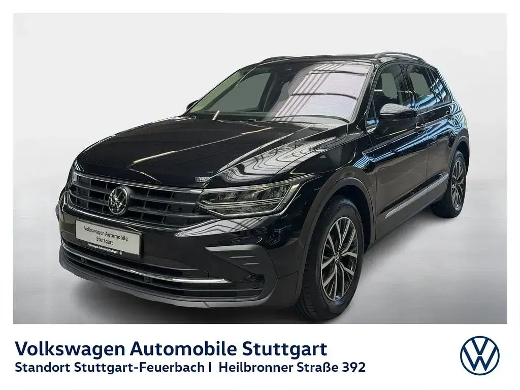 Gebraucht VW Tiguan Life 150 PS (110 kW) 2023 Schwarz SUV