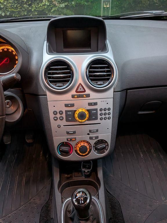 Gebraucht Opel Corsa Selection 101 PS (74 kW) 2011 Grau Limousine