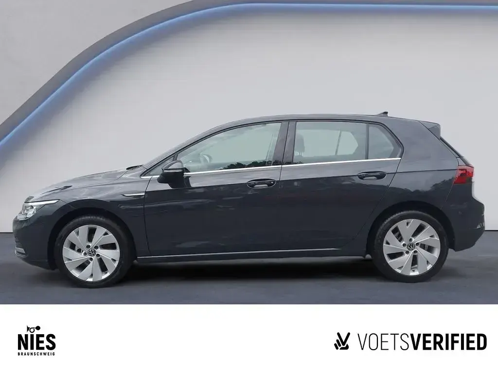 Gebraucht VW Golf VIII Style 131 PS (96 kW) 2024 Grau Limousine