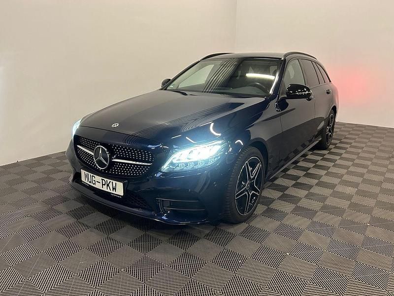 Blau Gebraucht 2020 Mercedes C220 AMG Limousine | 25.990 € (Superpreis) - Bild 1/4