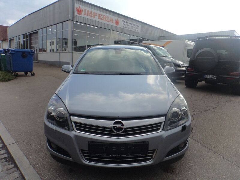 Silber Gebraucht 2009 Opel Astra Innovation Limousine | 2.999 € (Fairer Preis) - Bild 1/4