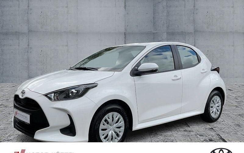 Weiß Neu 2025 Toyota Yaris Hybrid Business Edition Limousine | 24.690 € (Fairer Preis) - Bild 1/4