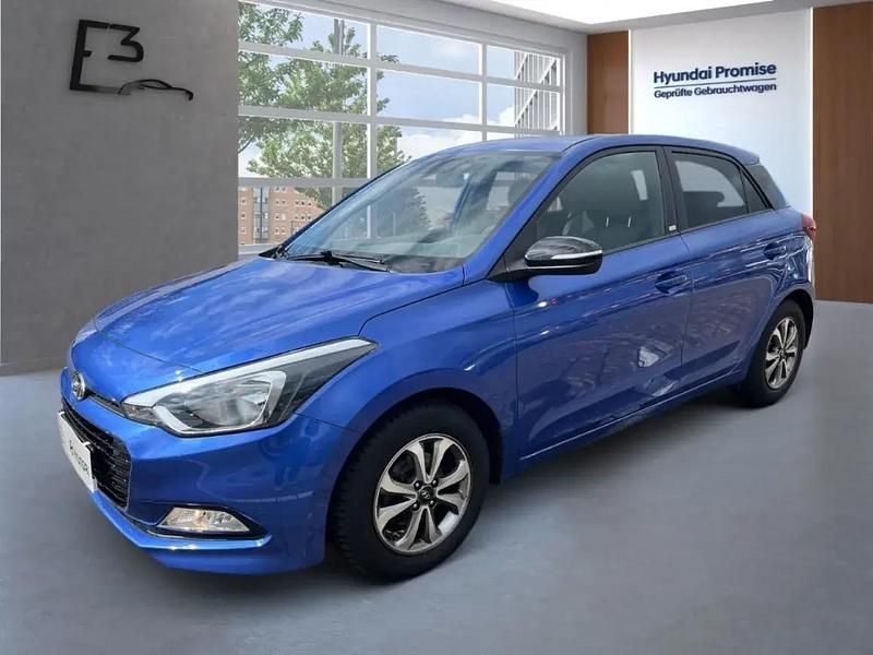 Gebraucht Hyundai i20 Passion 84 PS (61 kW) 2018 Champion blue / met Kleinwagen