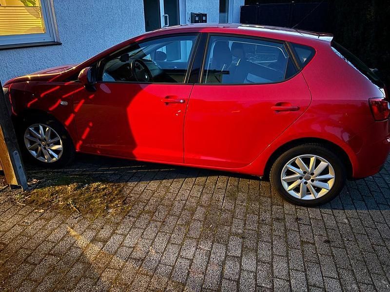 Gebraucht Seat Ibiza Style 86 PS (63 kW) 2012 Rot Limousine