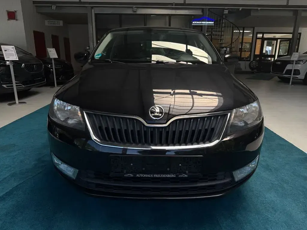 Używany Skoda Rapid Ambition 105 KM (77 kW) 2015 Czarny Hatchback