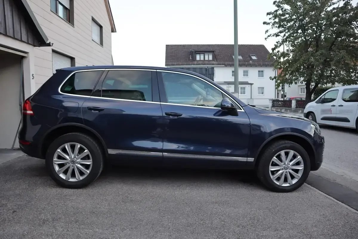 Gebraucht VW Touareg 245 PS (180 kW) 2011 Blau SUV