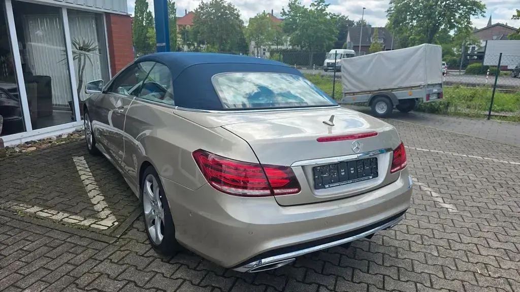 Gebraucht Mercedes E500 408 PS (300 kW) 2014 Gold Cabrio