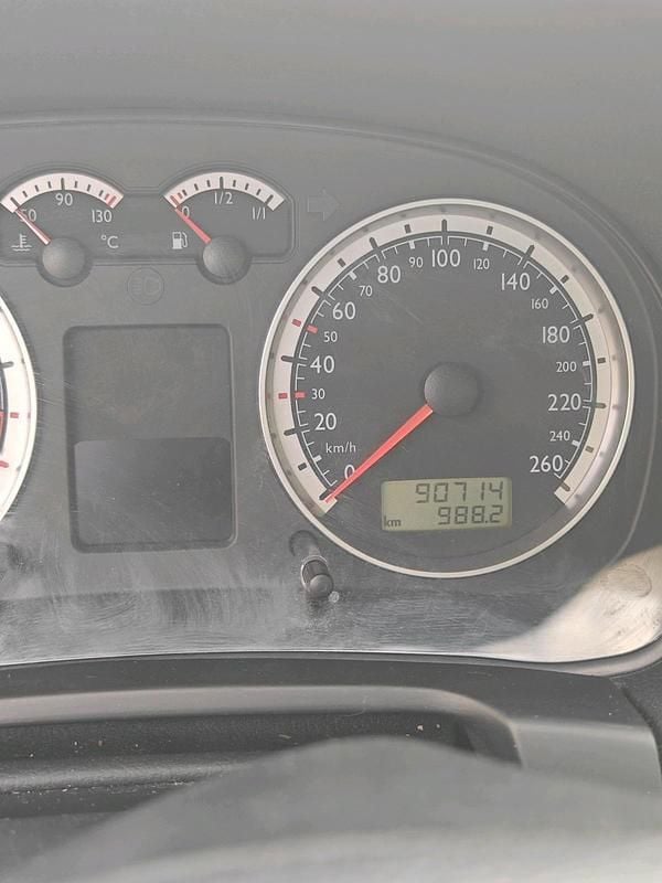 Second-hand VW Bora 115 CP (84 kW) 2000 Argintiu Berlinǎ