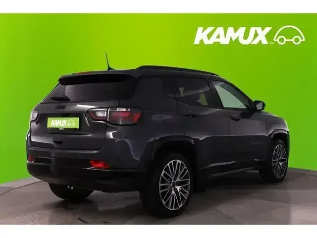 Gebraucht Jeep Compass Summit 131 PS (96 kW) 2025 Silber / grau SUV