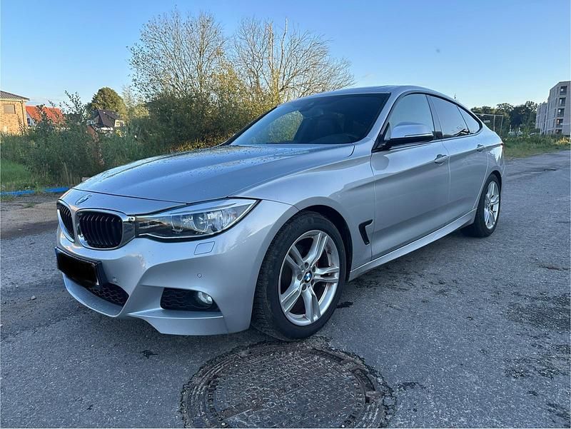 Silber Gebraucht 2016 BMW 320 Gran Turismo M Sport Limousine | 17.450 € (Guter Preis) - Bild 1/4
