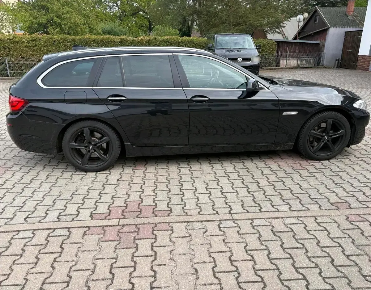 Gebraucht BMW 525 218 PS (160 kW) 2013 Schwarz Kombi