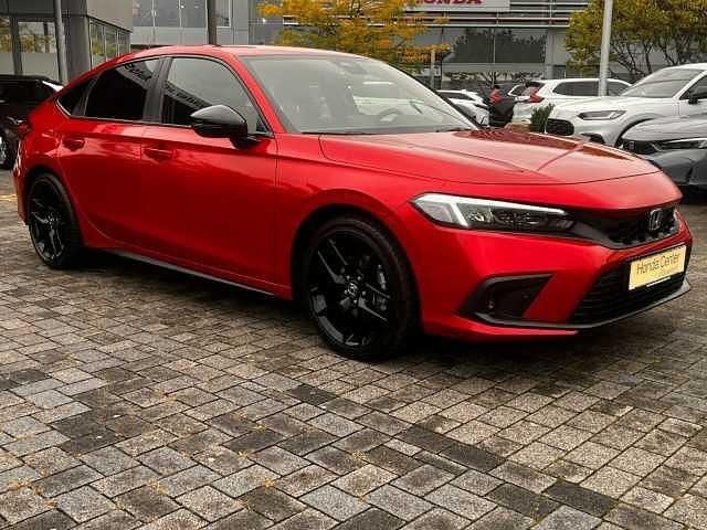 Premium crystal red (rot) Gebraucht 2024 Honda Civic Sport Limousine | 30.980 € (Superpreis) - Bild 1/4
