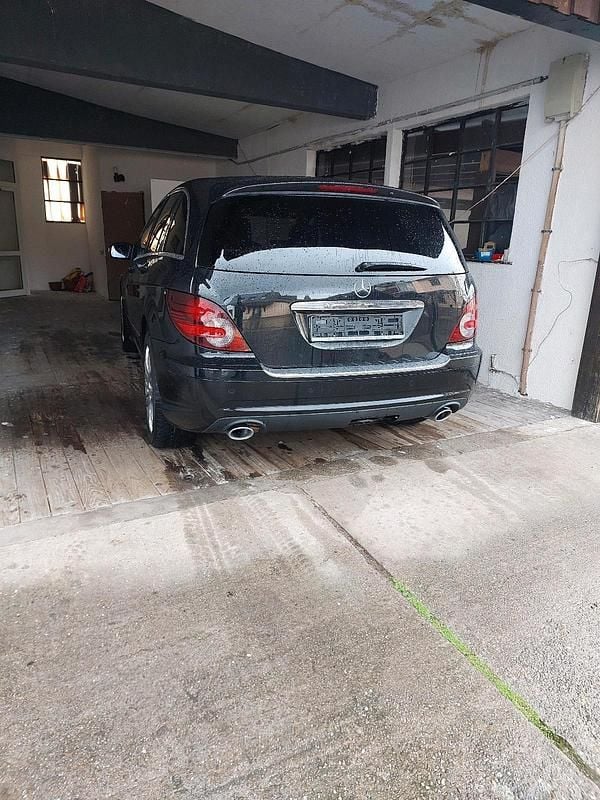 Gebraucht Mercedes R500 388 PS (285 kW) 2009 Schwarz Van / Kleinbus