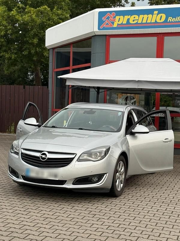 Silber Gebraucht 2016 Opel Insignia Sport Kombi | 5.499 € (Guter Preis) - Bild 1/4