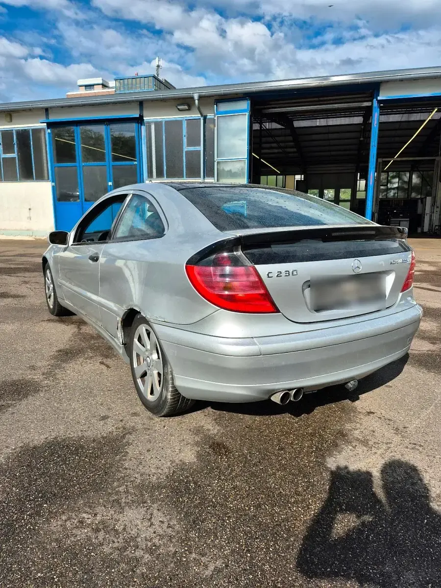 Gebraucht Mercedes C230 197 PS (144 kW) 2001 Silber Coupé