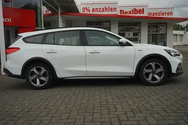 Gebraucht Ford Focus Active 150 PS (110 kW) 2020 Weiß Kombi