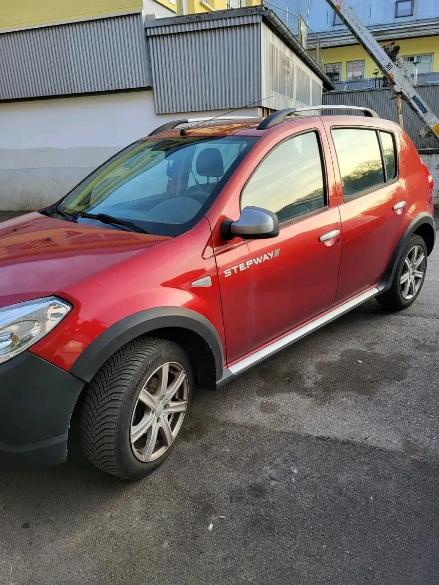 Gebraucht Dacia Sandero Stepway 86 PS (63 kW) 2011 Rot Kleinwagen