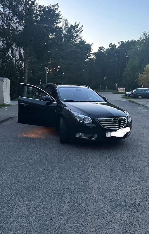 Schwarz Gebraucht 2012 Opel Insignia Kombi | 1.799 € (Superpreis) - Bild 1/4