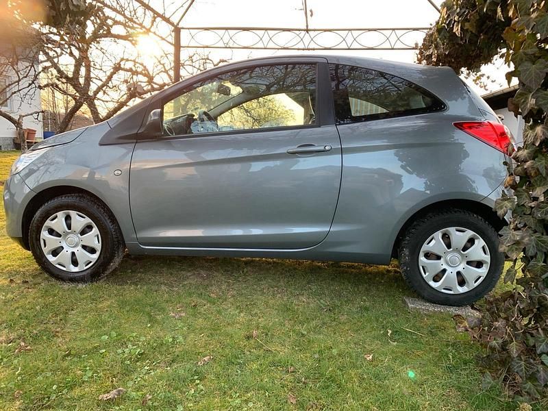 Gebraucht Ford Ka 69 PS (50 kW) 2012 Grau Kleinwagen