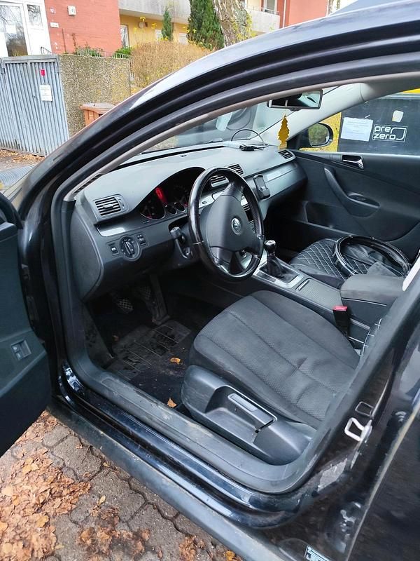Schwarz Gebraucht 2008 VW Passat Kombi | 1.499 € (Guter Preis) - Bild 1/3